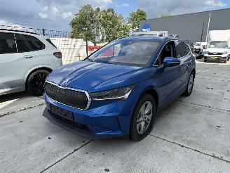 Vaurioauto  passenger cars Skoda Enyaq 80 204PK - LEDER - CAMERA - KEYLESS - LED 2022/8