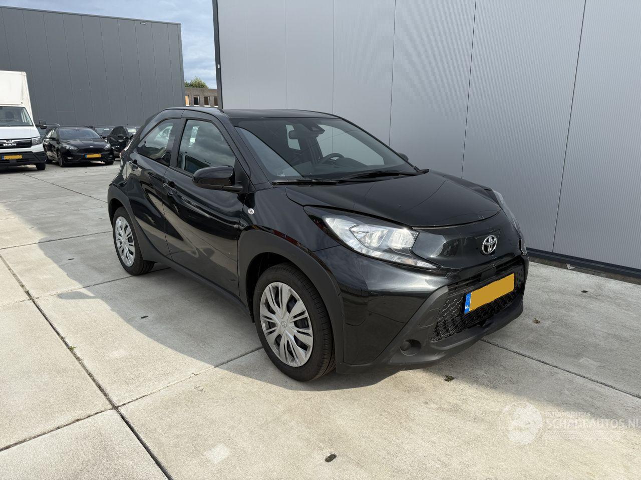 Toyota Aygo 1.0 VVT-I MT  X Play -AIRCO-CAMERA-CARPLAY