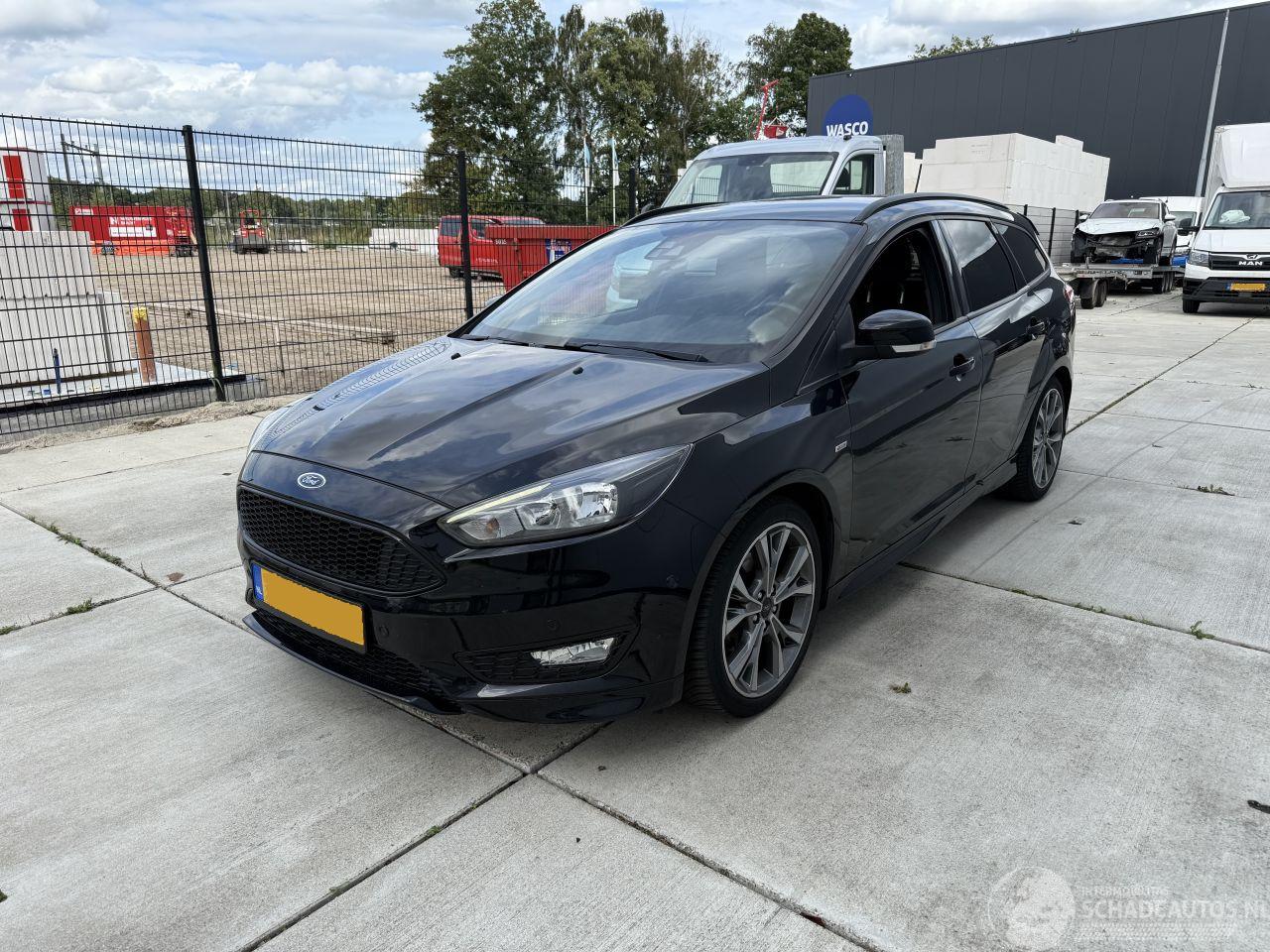 Ford Focus 1.5 TITANIUM- ST LINE  -AUTOMAAT-NAVI-PDC
