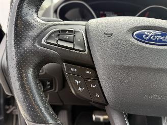 Ford Focus 1.5 TITANIUM- ST LINE  -AUTOMAAT-NAVI-PDC picture 15