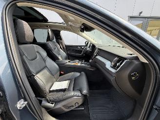 Volvo Xc-60 2.0 B5 Momentum Exclusief -AUTOMAAT-PANO-LEDER-NAVI picture 12