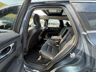 Volvo Xc-60 2.0 B5 Momentum Exclusief -AUTOMAAT-PANO-LEDER-NAVI picture 10
