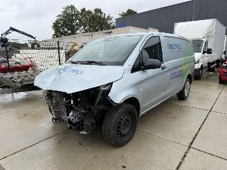 Schade bestelwagen Mercedes Vito 114CDI Pro AUTOMAAT - CAMERA - NAVI - ACC 2024/6
