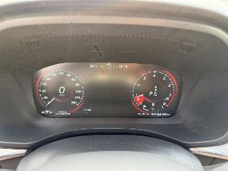 Volvo Xc-60 2.0 B5 Momentum Exclusief -PANO-AUTOMAAT-NAVI-LEDER picture 18