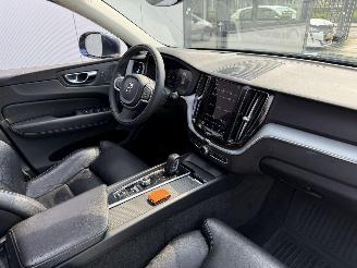 Volvo Xc-60 2.0 B5 Momentum Exclusief -PANO-AUTOMAAT-NAVI-LEDER picture 6