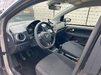 Volkswagen Up! 1.0 65 PK AIRCO picture 3