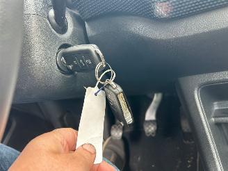 Volkswagen Up! 1.0 65 PK AIRCO picture 14