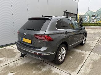 Volkswagen Tiguan 1.4 TSI 4MOTION Highline Business R -PANO-LEDER-NAVI-CAMERA picture 5