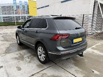 Volkswagen Tiguan 1.4 TSI 4MOTION Highline Business R -PANO-LEDER-NAVI-CAMERA picture 4