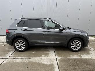 Volkswagen Tiguan 1.4 TSI 4MOTION Highline Business R -PANO-LEDER-NAVI-CAMERA picture 7