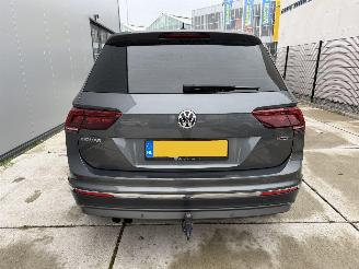 Volkswagen Tiguan 1.4 TSI 4MOTION Highline Business R -PANO-LEDER-NAVI-CAMERA picture 8