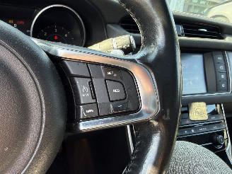 Jaguar XF 2.0 d  Portfolio Sportbreake -LEDER-NAVI-PDC-AUTOMAAT picture 18