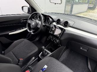 Suzuki Swift 1.0 Stijl Smart Hybrid-PDC-NAVI picture 6