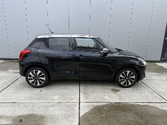 Suzuki Swift 1.0 Stijl Smart Hybrid-PDC-NAVI picture 7