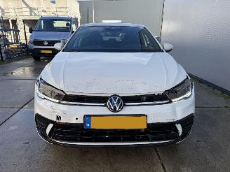 Volkswagen Polo 1.0 TSI R-Line Edition PANO - CAMERA - NAVI - CLIMA picture 12