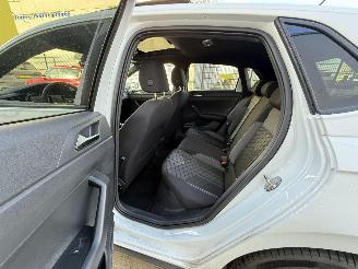 Volkswagen Polo 1.0 TSI R-Line Edition PANO - CAMERA - NAVI - CLIMA picture 9