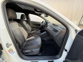 Volkswagen Polo 1.0 TSI R-Line Edition PANO - CAMERA - NAVI - CLIMA picture 11