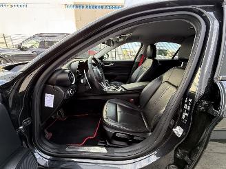 Alfa Romeo Giulia 2.0T Super 200PK - NAVI - KEYLESS - CAMERA - LEDER picture 9