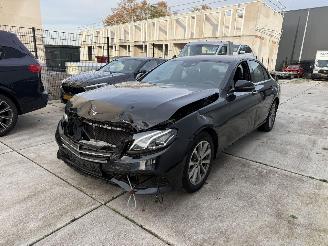 Schadeauto Mercedes E-klasse E200D 150PK - 122000km - NAVI - CAMERA - HUD 2017/8