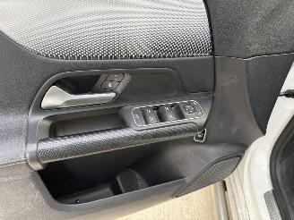 Mercedes B-klasse 200 d AUTOMAAT 150 PK -CAMERA-PDC picture 16