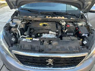 Peugeot 308 1.2 PureTech GT AUTOMAAT-GLAZENDAK-NAVI-CAMERA picture 14
