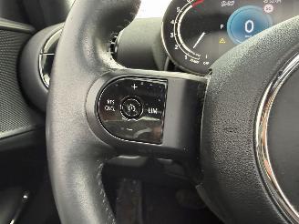 Mini Clubman 1.5 Cooper Business Edition PANO - KEYLESS - LED picture 18