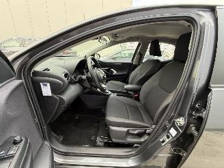 Toyota Yaris 1.5 HYBRID 141 PK-NAVI-PDC-CAMERA picture 8