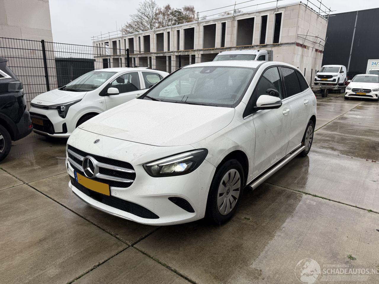 Mercedes B-klasse 200 d AUTOMAAT-NAVI-CAMERA-PDC