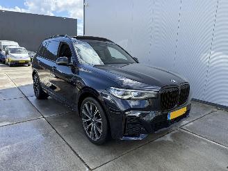 BMW X7 xDrive 40i High Executive-7persoons-PANO-LEDER-360 CAMERA-4 WIEL BESTURING picture 2
