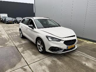 uszkodzony samochody osobowe Seat Leon 1.4 TSI eHYBRID PHEV FR Business Intense -CAMERA-NAVI-PDC 2023/11