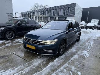 Auto incidentate Volkswagen Passat 2.0 TDI R-Line Business+ AUTOMAAT-PANO-CAMERA 2022/1