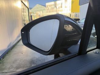 Volkswagen Tiguan 1.5 eHybrid PHEV Life Edition CAMERA - KEYLESS - NAVI - SFEER picture 16