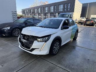 damaged passenger cars Peugeot e-208 EV Active Pack 50 kWh NAVI - LED 2023/5