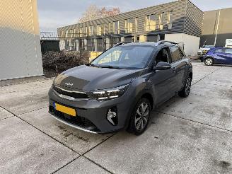 Avarii autoturisme Kia Stonic 1.0 T-GDI MHEV DynamicPlusLIne -AUTOMAAT-NAVI-CAMERA-PDC 2023/6