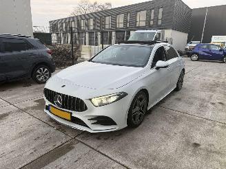 uszkodzony samochody osobowe Mercedes A-klasse 200 Business Solution AMG-PANO-CAMERA-NAVI 2019/4