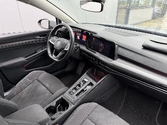 Volkswagen Golf 1.4 eHybrid PHEV STYLE 204PK - NAVI - IQ LIGHT - PDC picture 6