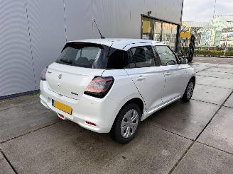 Suzuki Swift 1.2 Comfort Smart Hybrid CAMERA - CARPLAY - KEYLESS picture 5