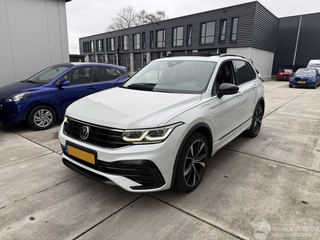 Volkswagen Tiguan 1.4 TSI e-Hybrid PHEV R-Line Business+ R-LINE - PANO - 360 CAMERA - KEYLESS