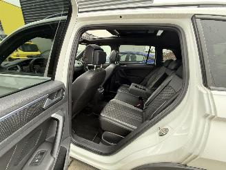 Volkswagen Tiguan 1.4 TSI e-Hybrid PHEV R-Line Business+ R-LINE - PANO - 360 CAMERA - KEYLESS picture 10