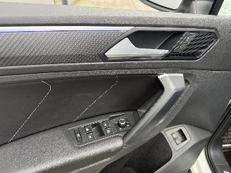 Volkswagen Tiguan 1.4 TSI e-Hybrid PHEV R-Line Business+ R-LINE - PANO - 360 CAMERA - KEYLESS picture 16