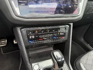 Volkswagen Tiguan 1.4 TSI e-Hybrid PHEV R-Line Business+ R-LINE - PANO - 360 CAMERA - KEYLESS picture 20