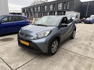 damaged passenger cars Toyota Aygo X 1.0 VVT-i MT Play CAMERA-CARPLAY 2025/5