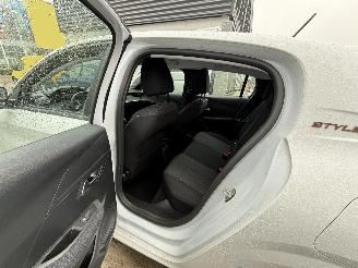 Peugeot 208 1.2 PureTech 75 Style -AIRCO-PDC picture 9