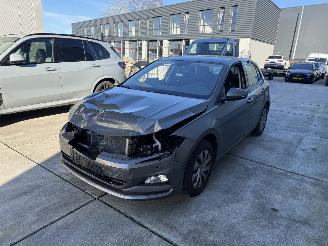 Damaged car Volkswagen Polo 1.0 TSI Comfortline Business 95 PK-NAVI-PDC 2021/2
