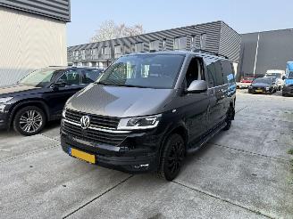 Vaurioauto  passenger cars Volkswagen Transporter 2.0 TDI L2H1 31 DSG -199 PK DC Bulli-LEDER-LED-NAVI-CAMERA 2021/4
