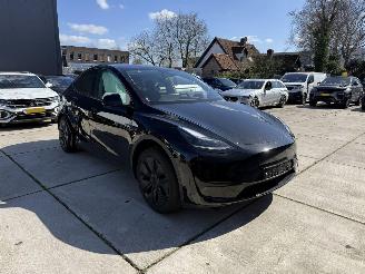 Damaged car Tesla Model Y LONG RANGE RWD 75 kWh -GLAZENDAK-LEDER-NAVI-CAMERA-ACTIERADIUS 600 km600 2024/12