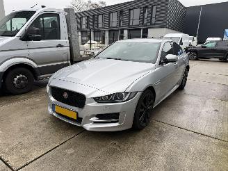 Damaged car Jaguar XE 2.0 D PORTFOLIO -NAVI-CLIMA-LEDER-PDC 2016/5
