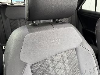 Volkswagen T-Roc 1.5 TSI R-LINE -DSG-PANO-CAMERA-KEYLESS picture 12