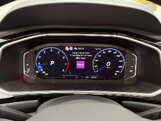 Volkswagen T-Roc 1.5 TSI R-LINE -DSG-PANO-CAMERA-KEYLESS picture 17