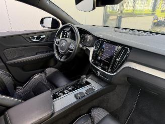 Volvo V-60 2.0 B3 R-DESIGN AUTOMAAT-PANO-NAVI-CAMERA picture 6